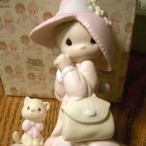 PRECIOUS MOMENTS-To a Very Special Mom